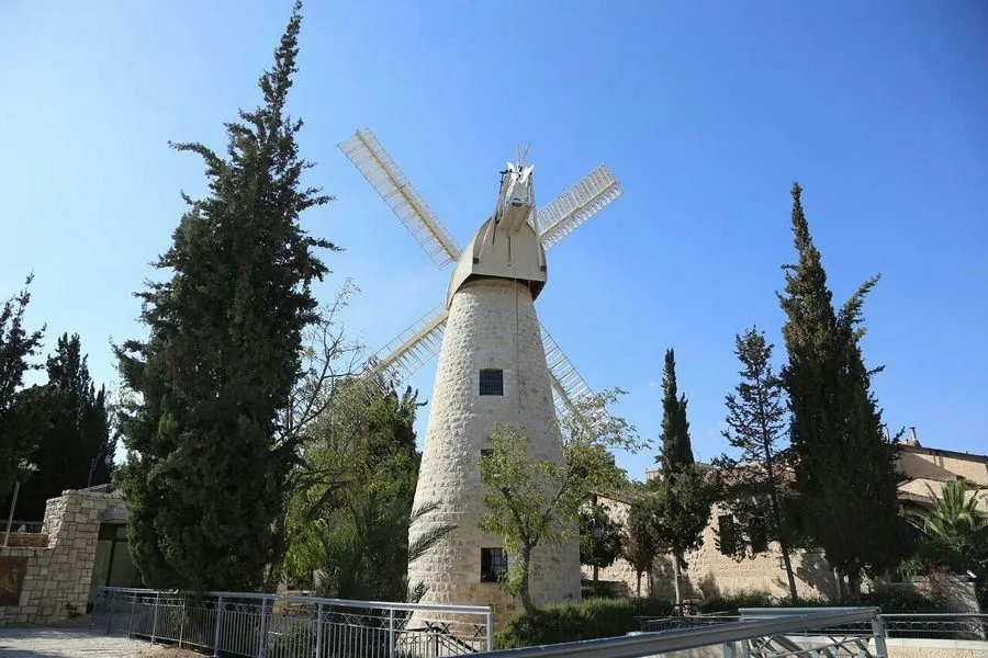 The Montefiore Windmill